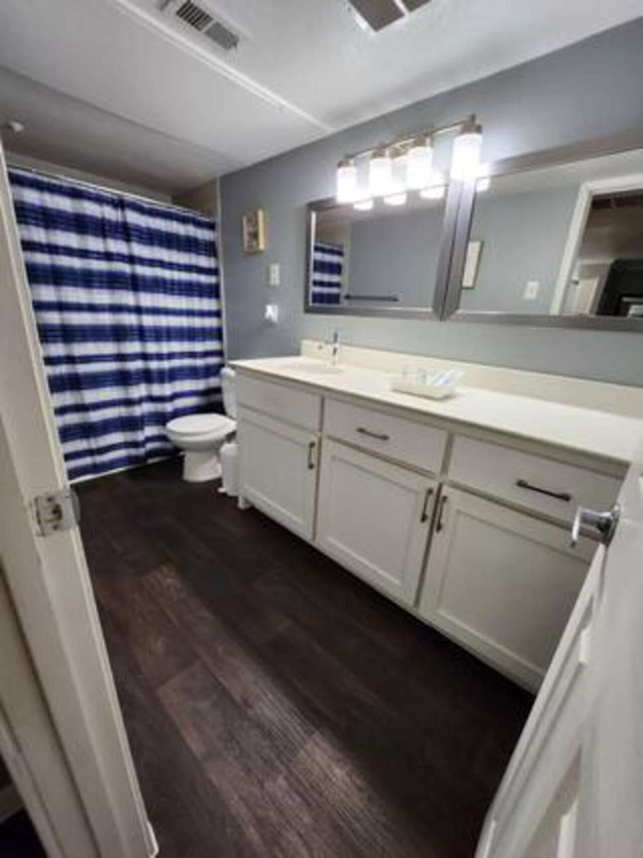 Blue Shark *B501* @ Medical Center 1Br Modern King Apartment With Private Patio Houston Esterno foto